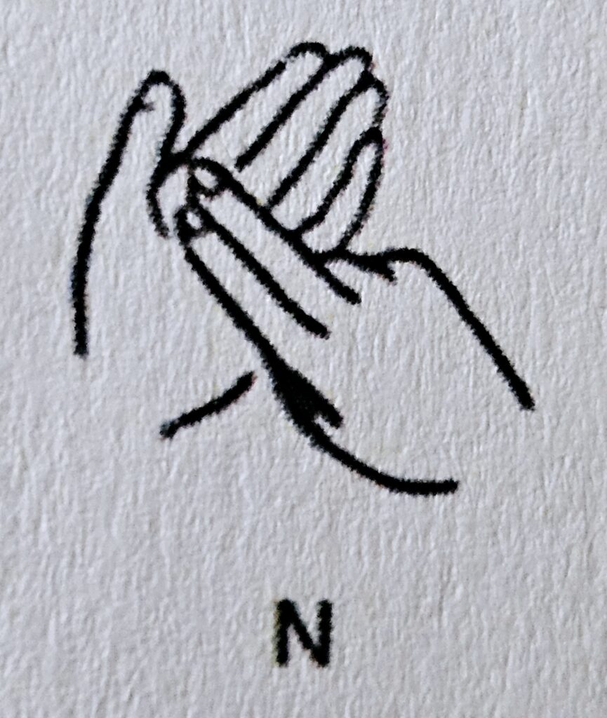 The letter N in Makaton