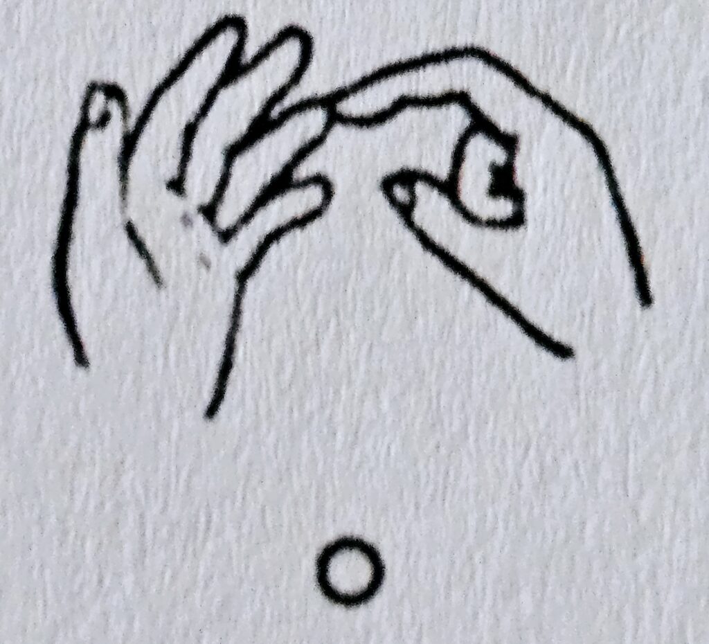 The letter O in Makaton