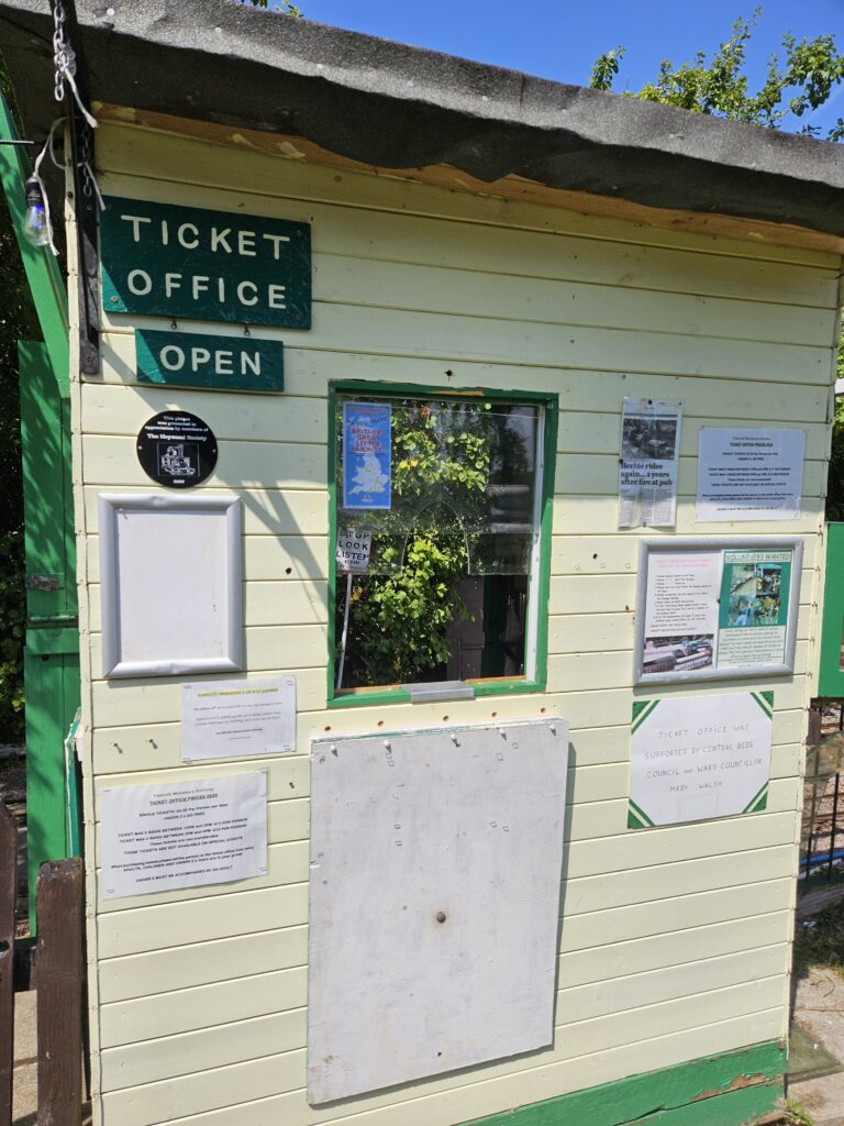 The ticket office at Fancott Miniature Railway